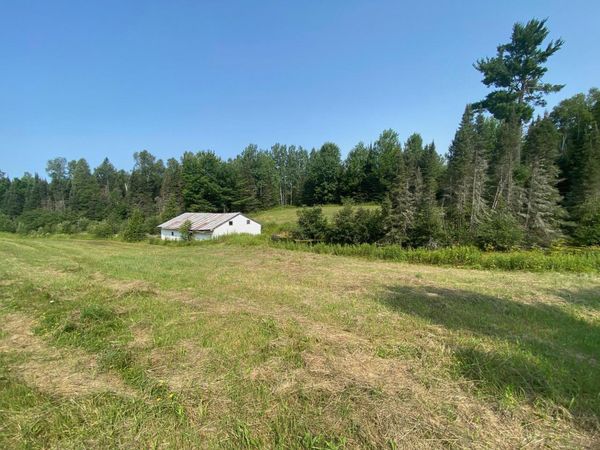 6996 N Bay rd, St. Ignace, MI 49780