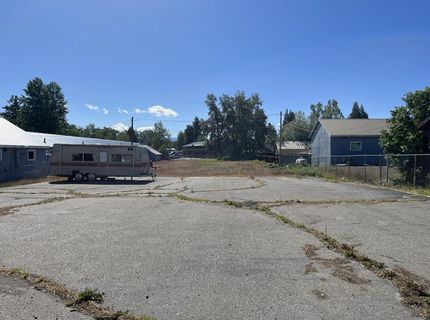 233 Main Street, Chester, CA 00000 Photo