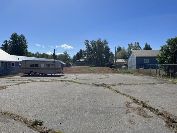 233 Main Street, Chester, CA 00000
