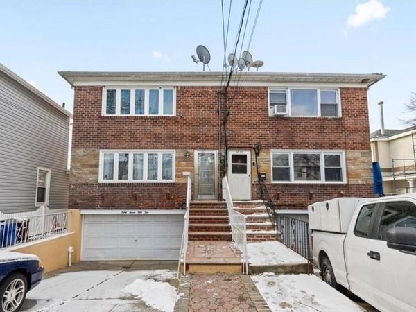 8754 110th Street, Richmond Hill, NY 11418