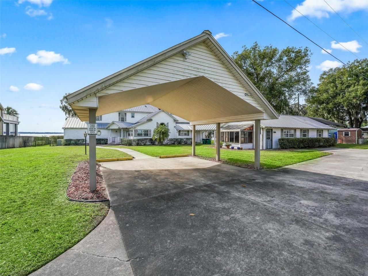 12730 E Highway 25, Ocklawaha, FL 32179 Photo