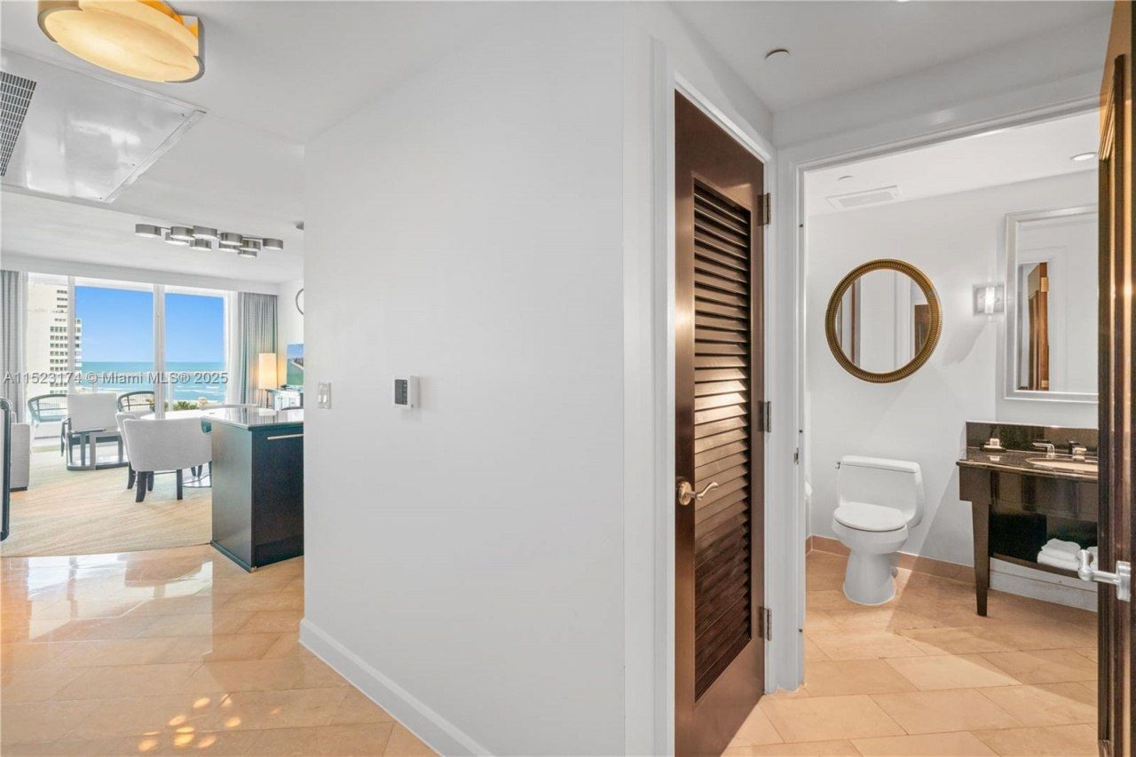 4391 Collins Av, Unit 1007, Miami Beach, FL 33140 Photo