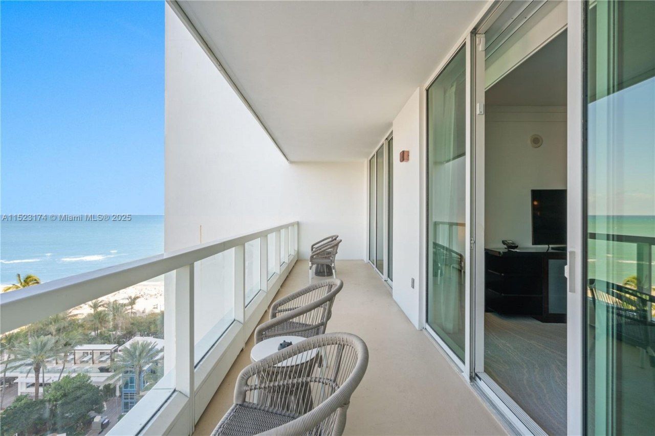 4391 Collins Av, Unit 1007, Miami Beach, FL 33140 Photo