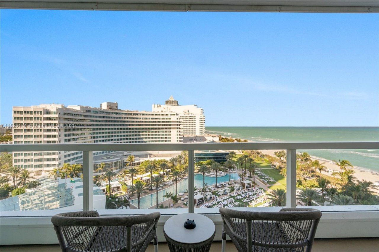 4391 Collins Av, Unit 1007, Miami Beach, FL 33140 Photo