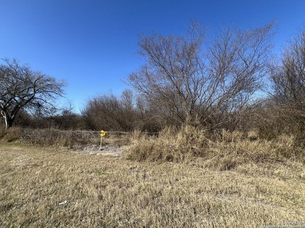 000 E FM 791, Campbellton, TX 78008