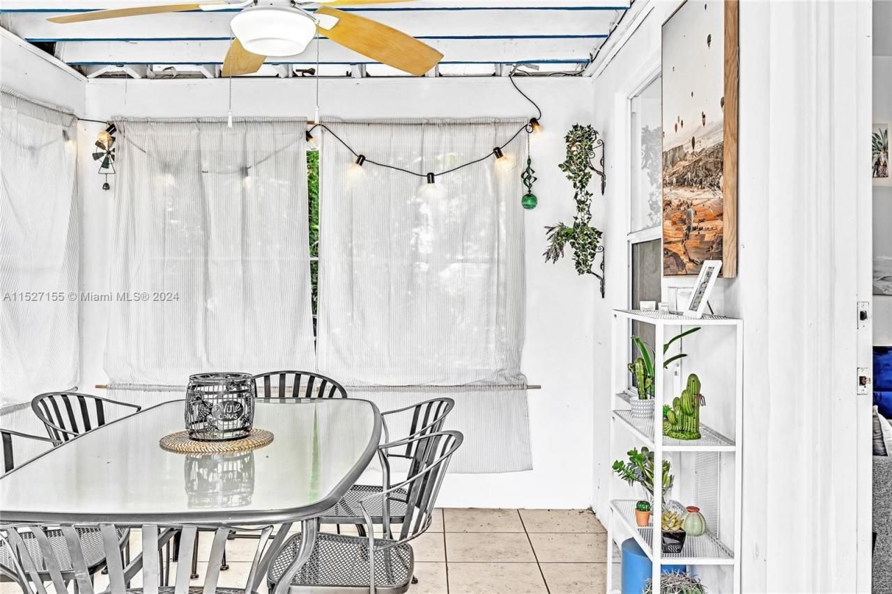 1220 NE 128th St, North Miami, FL 33161 Photo