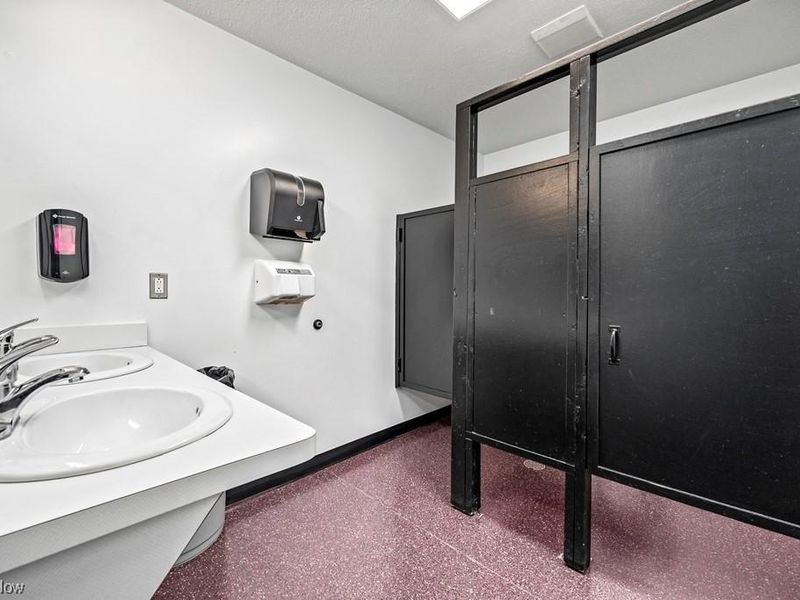 8741 W Ridge, Elyria, OH 44035 Photo 17