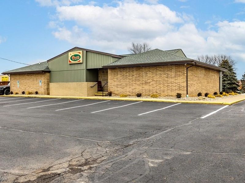 8741 W Ridge, Elyria, OH 44035 Photo 2