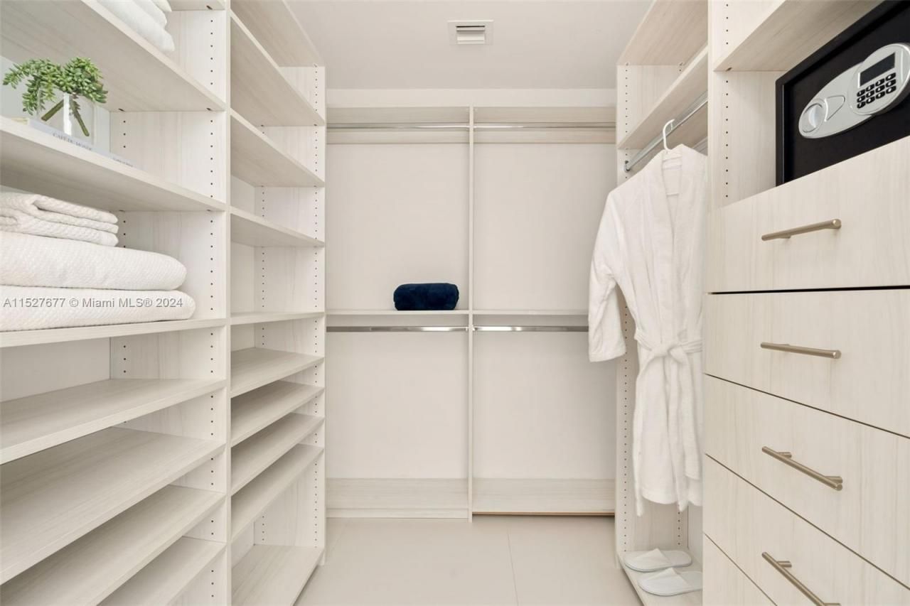 501 NE 31st St, Unit 2209, Miami, FL 33137 Photo