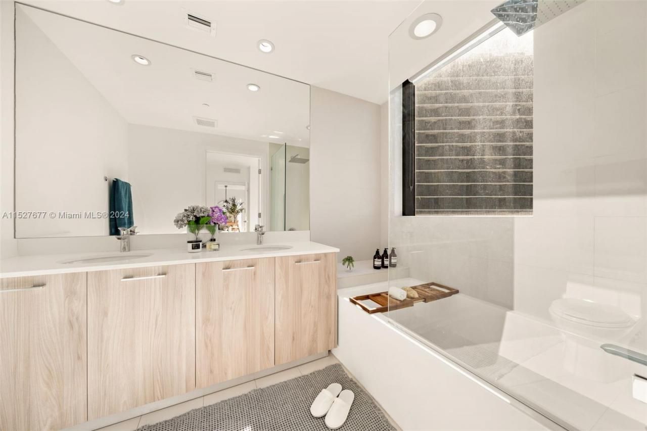 501 NE 31st St, Unit 2209, Miami, FL 33137 Photo