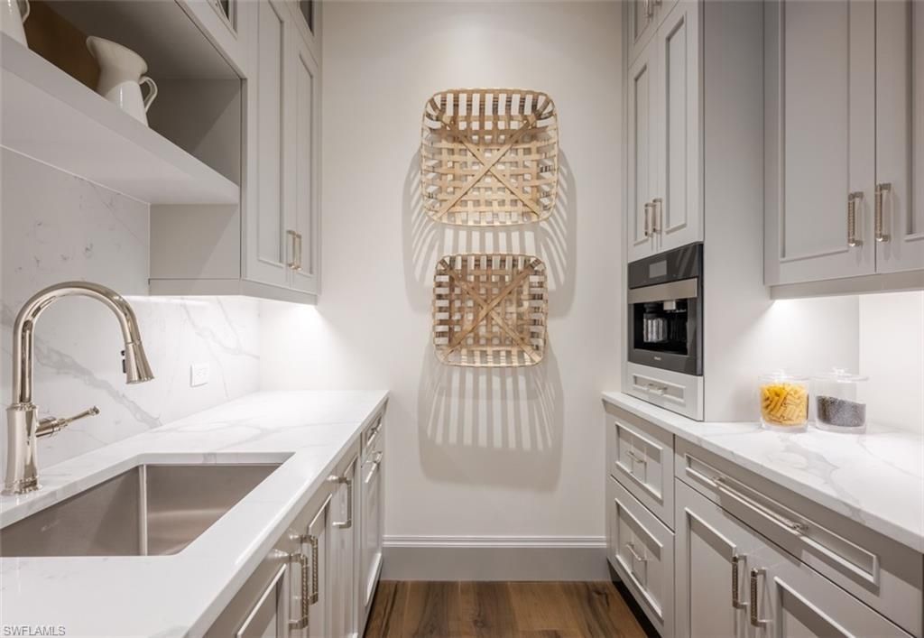 128 1st Ave S, Naples, FL 34102 Photo