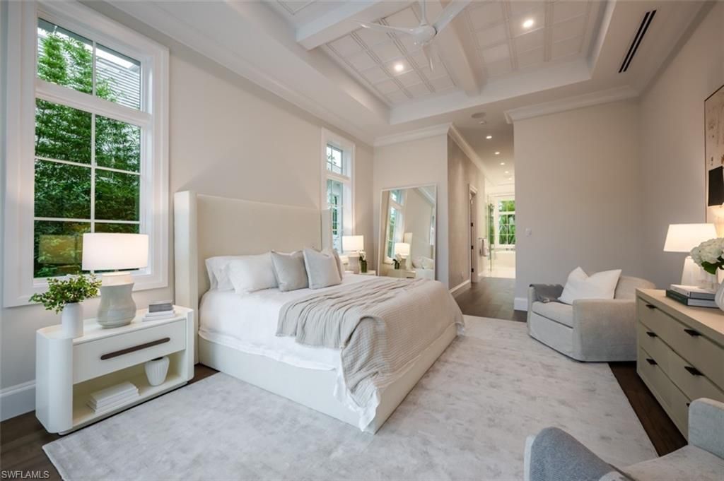 128 1st Ave S, Naples, FL 34102 Photo