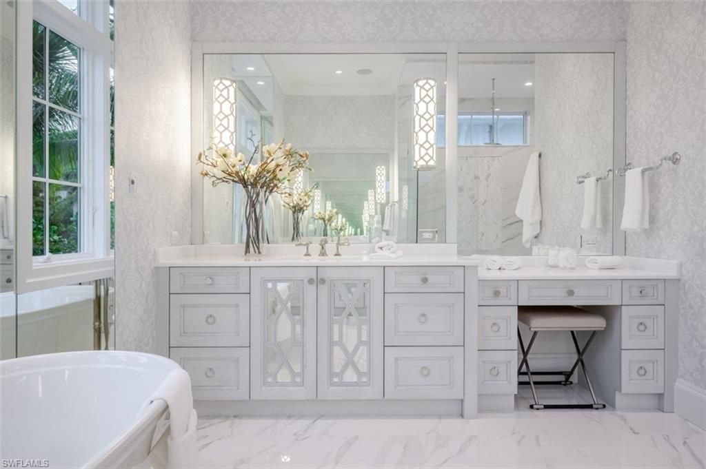 128 1st Ave S, Naples, FL 34102 Photo