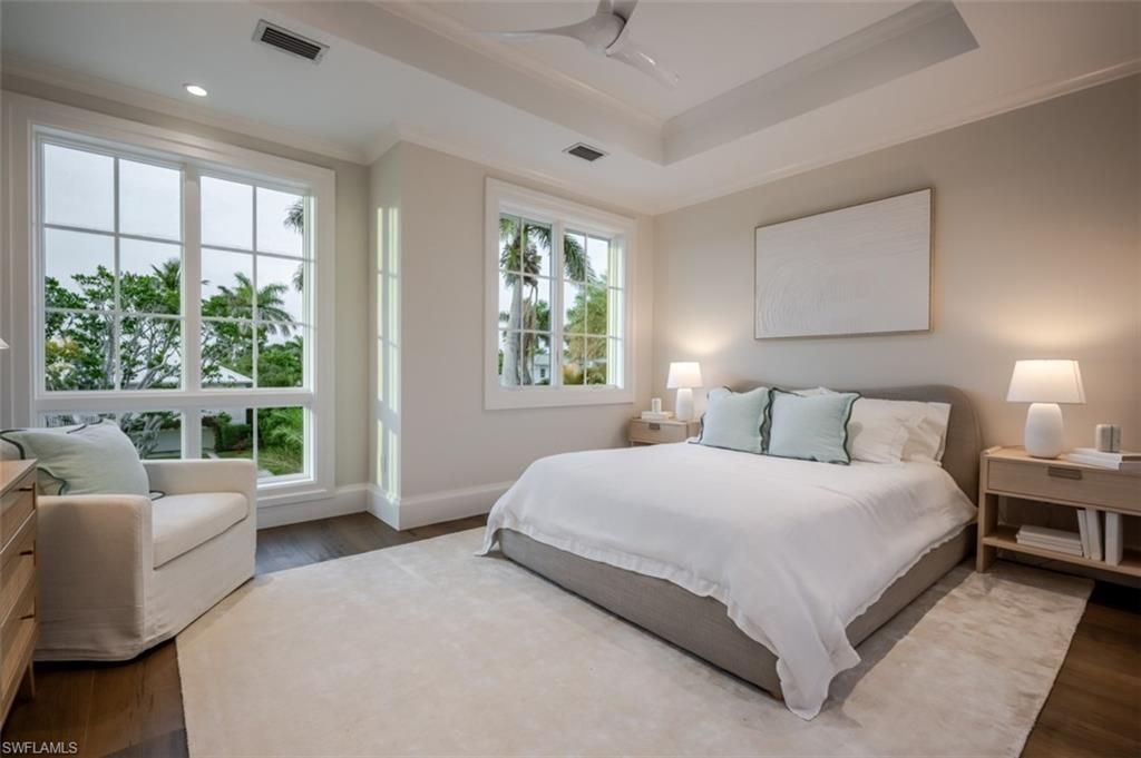 128 1st Ave S, Naples, FL 34102 Photo