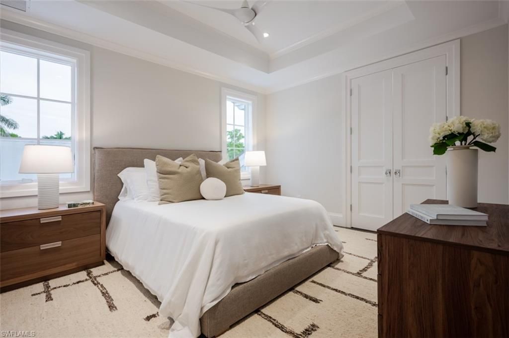 128 1st Ave S, Naples, FL 34102 Photo