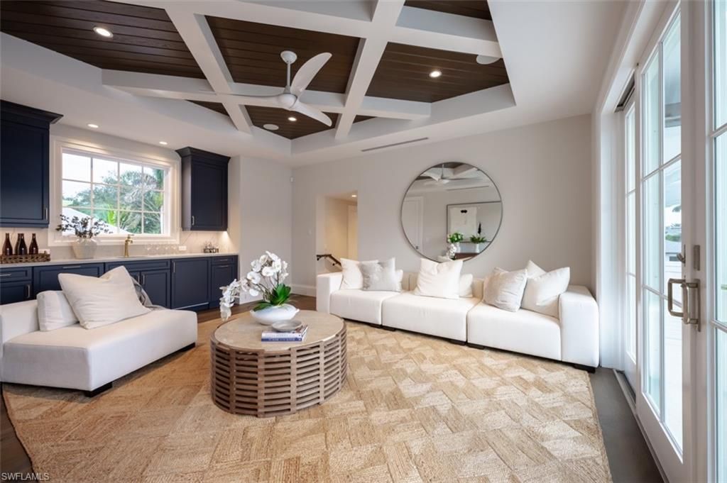 128 1st Ave S, Naples, FL 34102 Photo