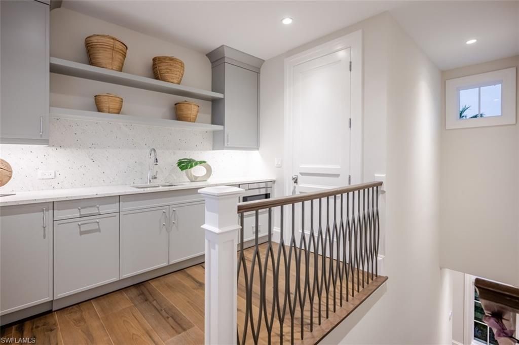 128 1st Ave S, Naples, FL 34102 Photo