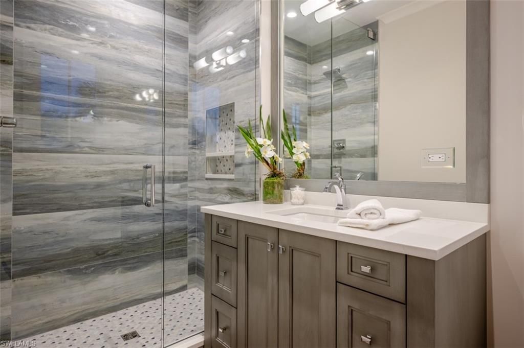 128 1st Ave S, Naples, FL 34102 Photo