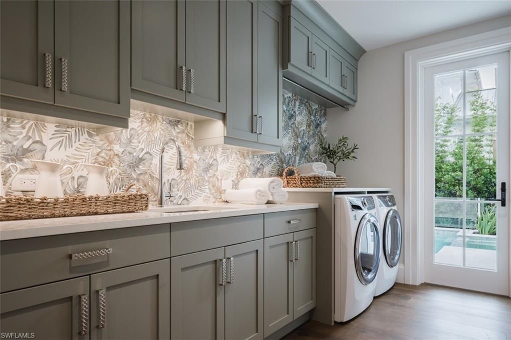 128 1st Ave S, Naples, FL 34102 Photo