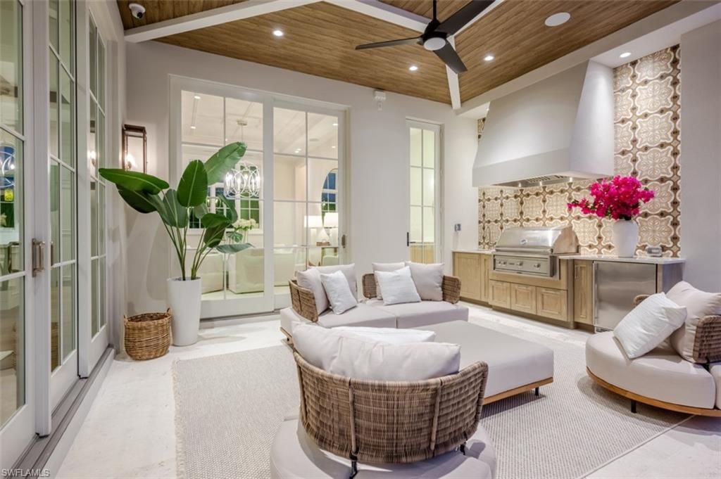 128 1st Ave S, Naples, FL 34102 Photo