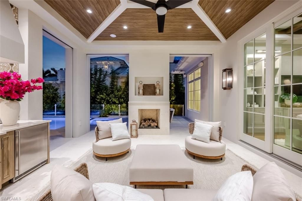 128 1st Ave S, Naples, FL 34102 Photo