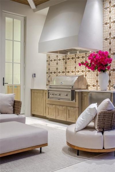 128 1st Ave S, Naples, FL 34102 Photo