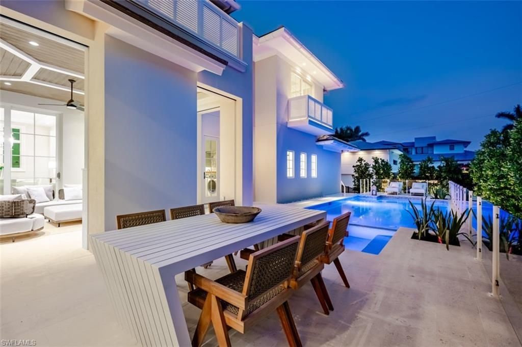 128 1st Ave S, Naples, FL 34102 Photo