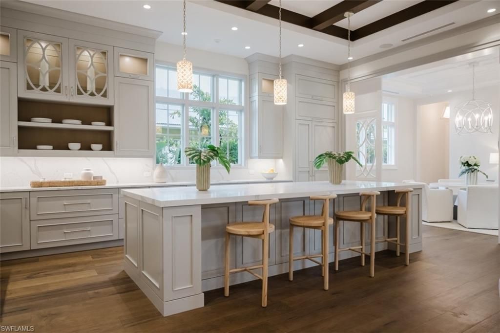 128 1st Ave S, Naples, FL 34102 Photo