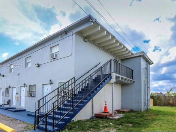 421 NW 12th St, Florida City, FL 33034