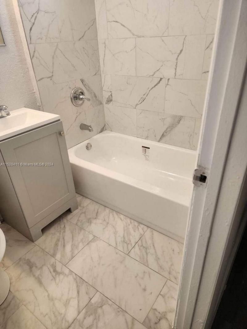 421 NW 12th St, Florida City, FL 33034 Photo