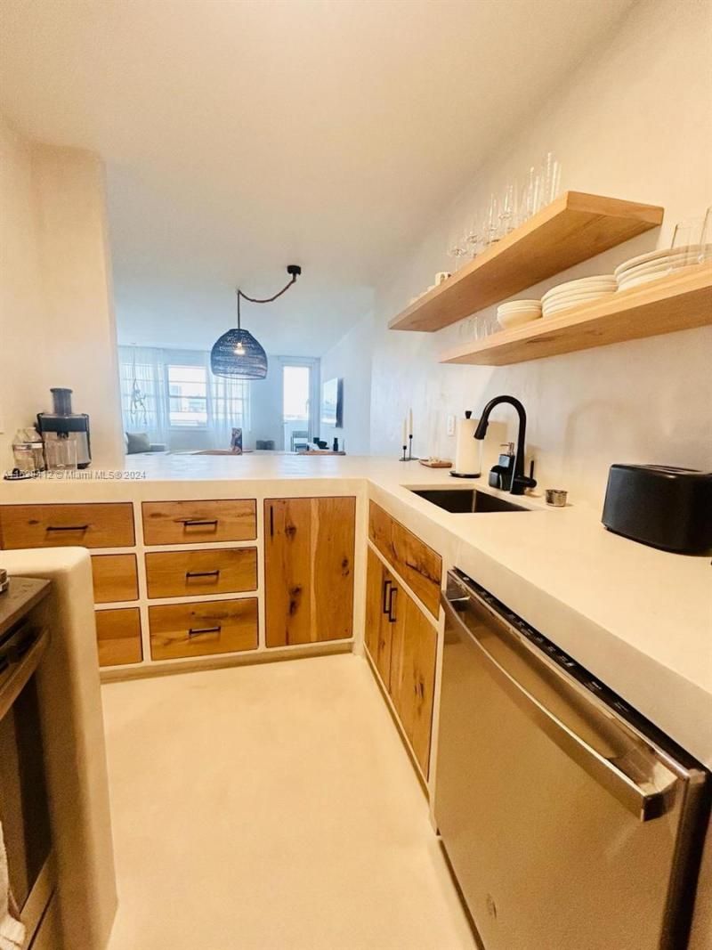 100 Lincoln Rd, Unit 1543, Miami Beach, FL 33139 Photo