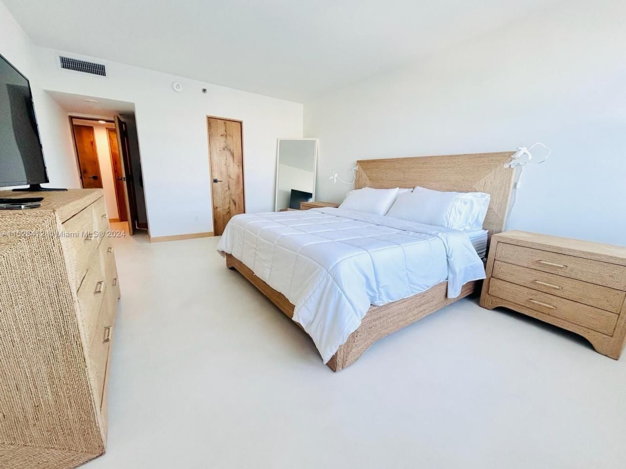 100 Lincoln Rd, Unit 1543, Miami Beach, FL 33139 Photo