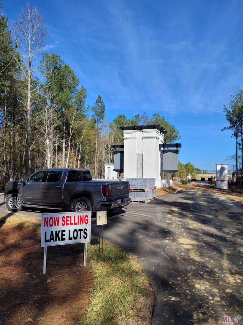 Lot 7 Hidden Oaks Ln, Denham Springs, LA 70706 Main Photo