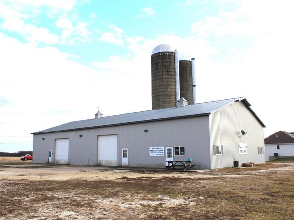 408 SW 35th Street, Le Claire, IA 52753