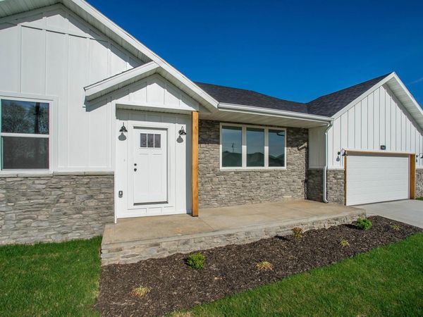 1213 N London Place, Republic, MO 65738