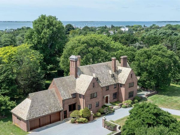 16 Tuthill Lane, Remsenburg, NY 11960