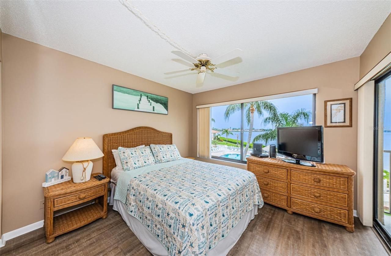 6322 Palma Del Mar Boulevard S, Unit 305, Saint Petersburg, FL 33715 Photo