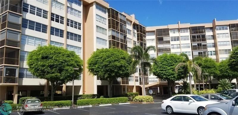 1400 Saint Charles Place, Unit 211, Pembroke Pines, FL 33026 Photo