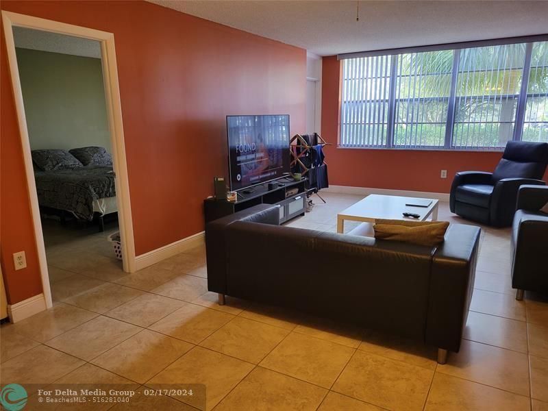 1400 Saint Charles Place, Unit 211, Pembroke Pines, FL 33026 Photo