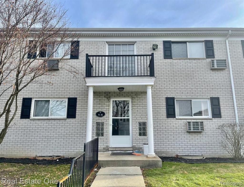 100 W Hickory Grove Road, Bloomfield Township, MI 48304 Main Photo