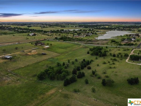 100 County Road 198, Hutto, TX 78634