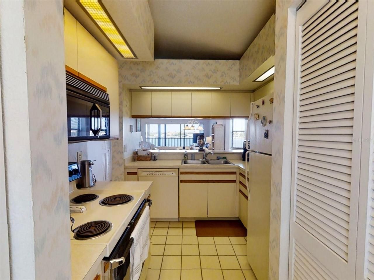 448 Bouchelle Drive, Unit 305, New Smyrna Beach, FL 32169 Photo