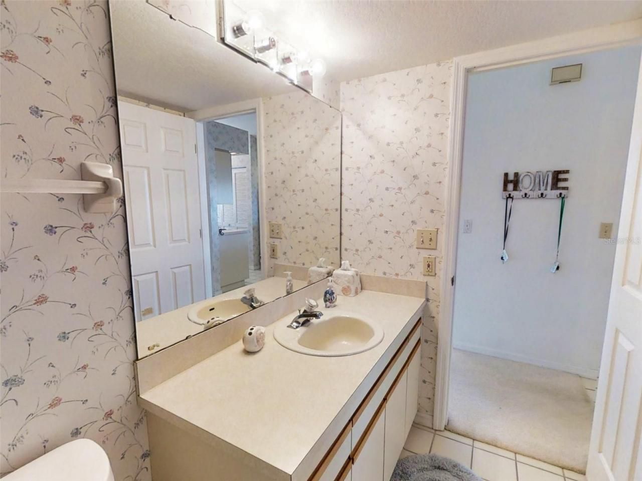 448 Bouchelle Drive, Unit 305, New Smyrna Beach, FL 32169 Photo