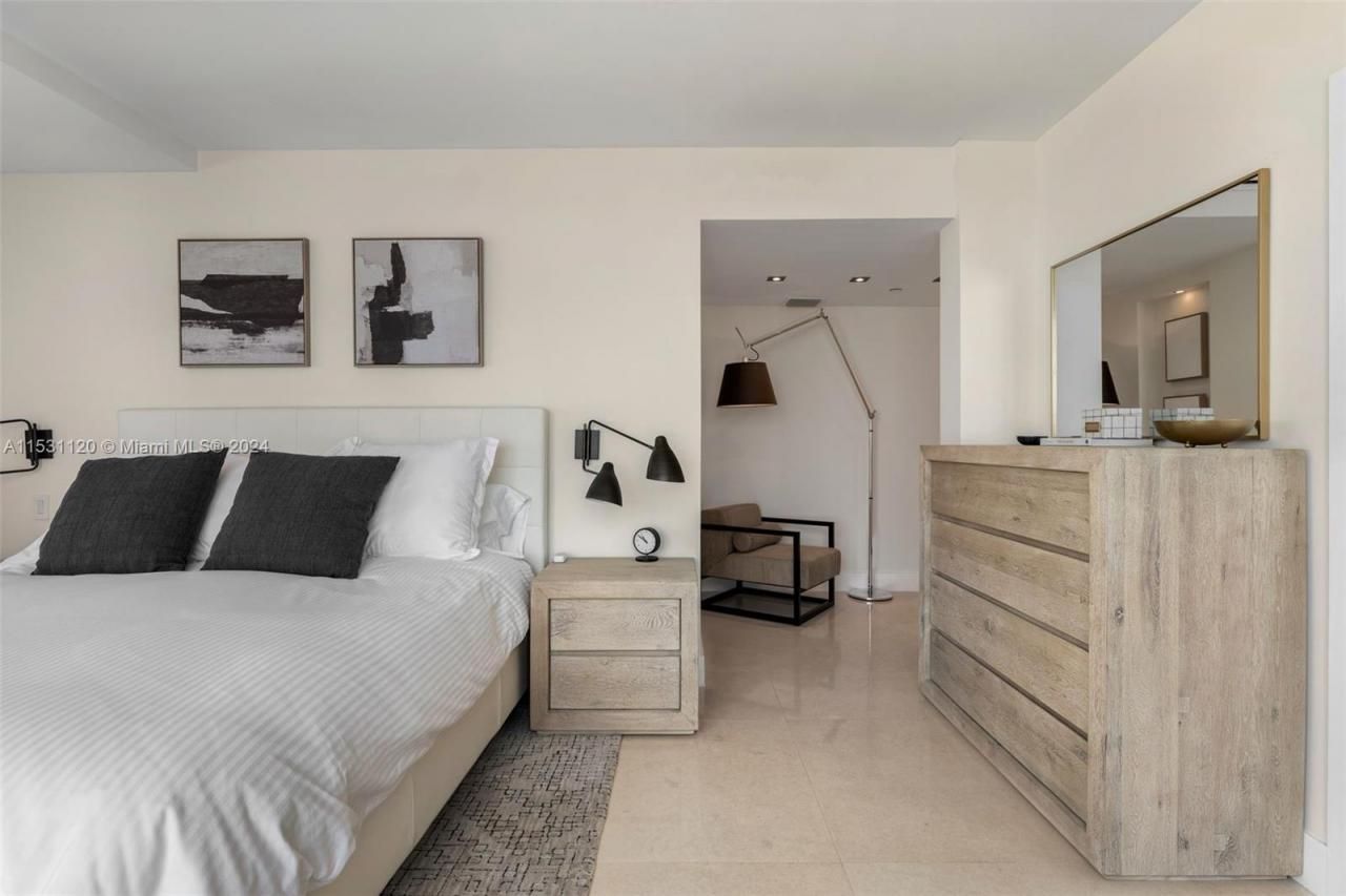 101 Ocean Dr, Unit 907, Miami Beach, FL 33139 Photo