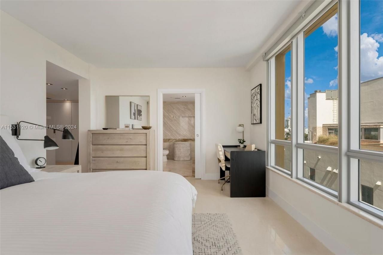 101 Ocean Dr, Unit 907, Miami Beach, FL 33139 Photo