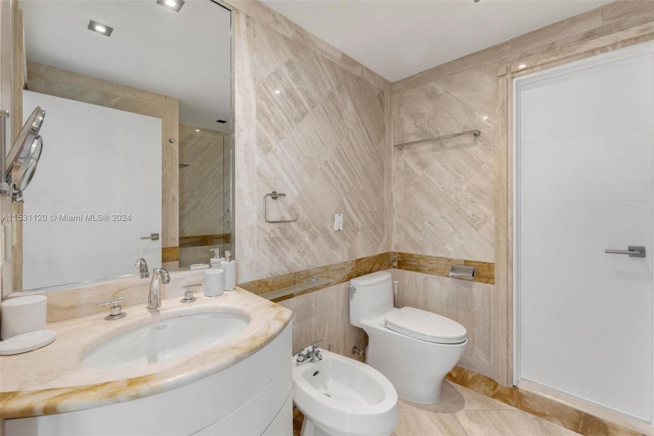 101 Ocean Dr, Unit 907, Miami Beach, FL 33139 Photo