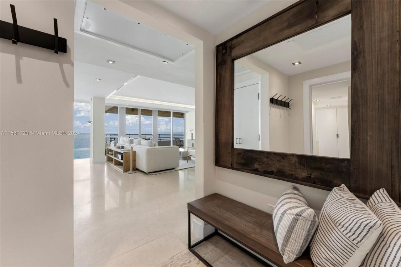 101 Ocean Dr, Unit 907, Miami Beach, FL 33139 Photo