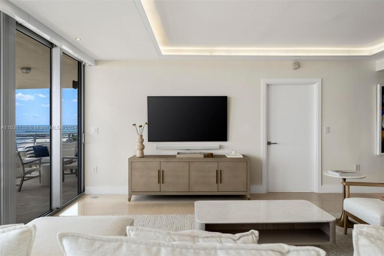 101 Ocean Dr, Unit 907, Miami Beach, FL 33139 Photo