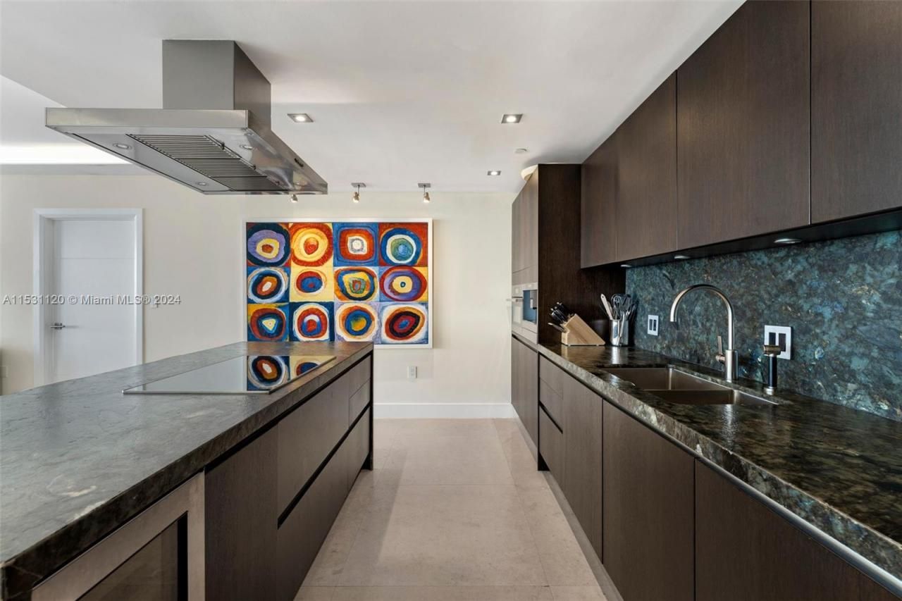 101 Ocean Dr, Unit 907, Miami Beach, FL 33139 Photo