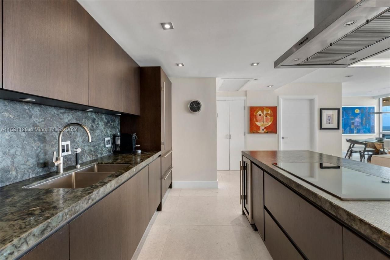 101 Ocean Dr, Unit 907, Miami Beach, FL 33139 Photo